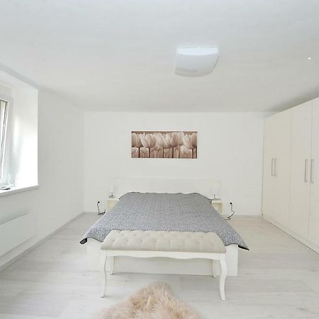 Pure Apartman 페치 외부 사진